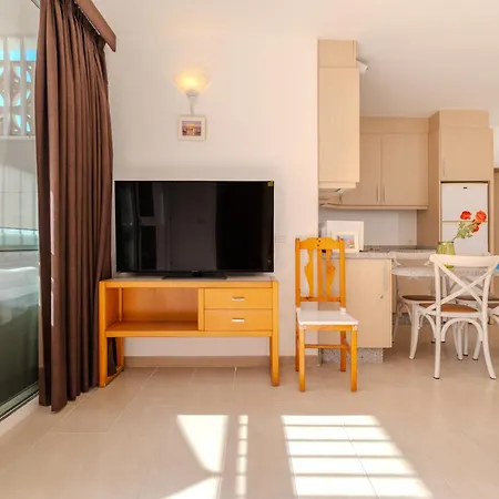 Primavera, Pool & Wifi & 24h Security Daire *