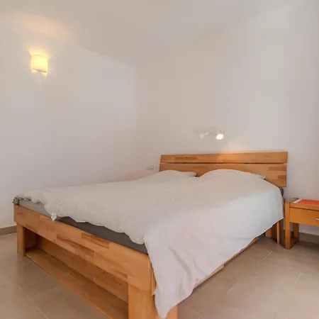 Apartment Primavera, Pool & Wifi & 24h Security *