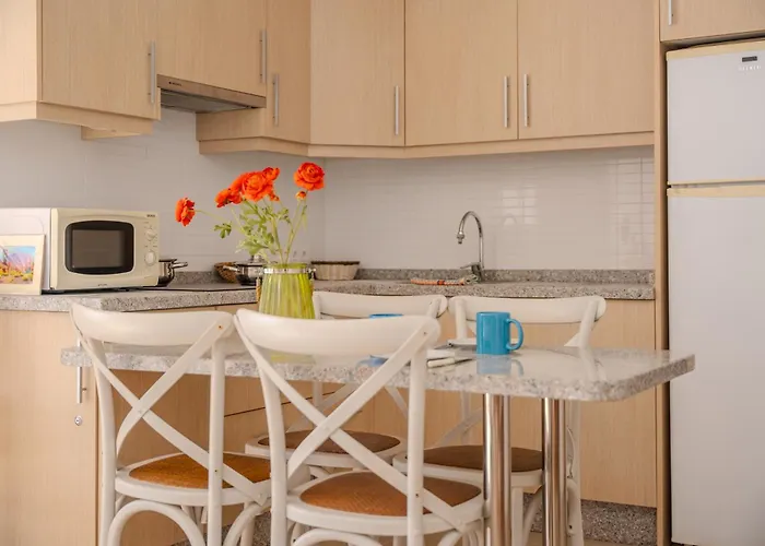 Primavera, Pool & Wifi & 24h Security *